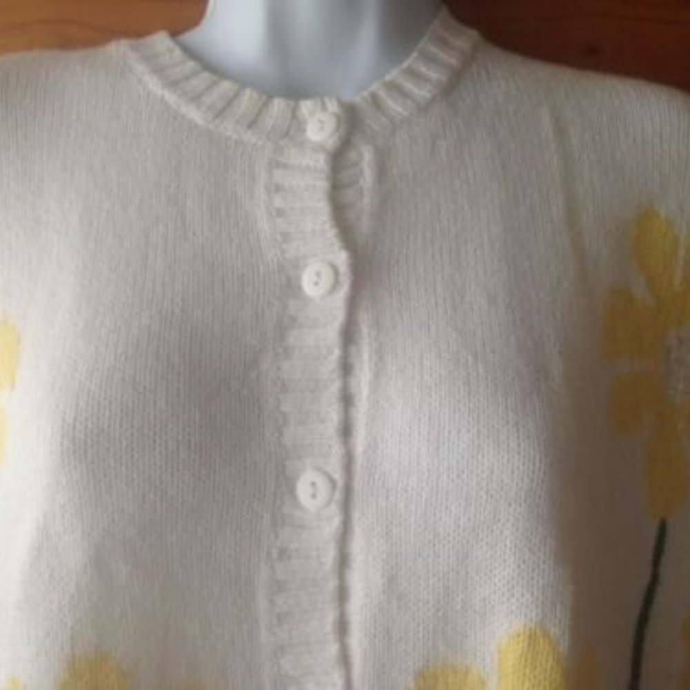 Quacker Factory * S/S Button White Sweater Yellow… - image 4